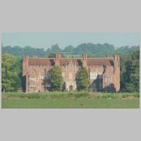 Mapledurham House, photo by John of Reading on Wikipedia.jpg